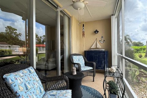 Condo in Lake Worth, Florida, 2 bedrooms  № 1379034 - photo 13