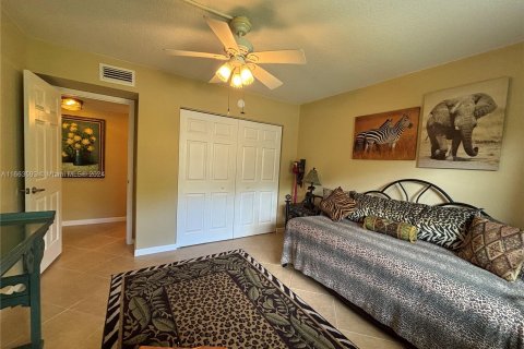 Condo in Lake Worth, Florida, 2 bedrooms  № 1379034 - photo 21