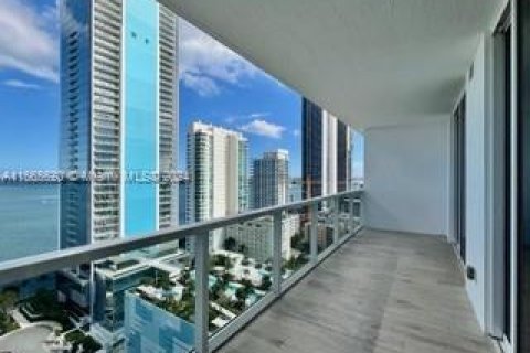 Condo in Miami, Florida, 3 bedrooms  № 1379072 - photo 17