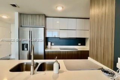 Condo in Miami, Florida, 3 bedrooms  № 1379072 - photo 5