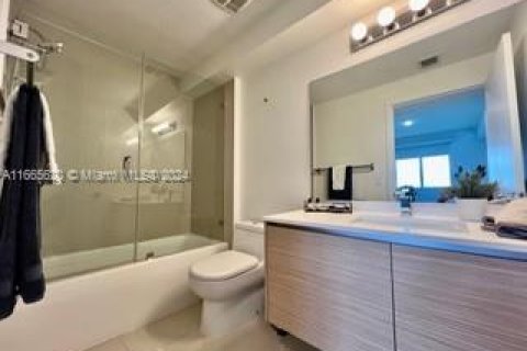 Copropriété à vendre à Miami, Floride: 3 chambres, 133.04 m2 № 1379072 - photo 13