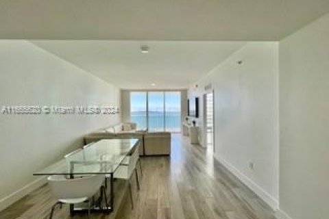 Condo in Miami, Florida, 3 bedrooms  № 1379072 - photo 3