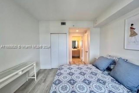 Condo in Miami, Florida, 3 bedrooms  № 1379072 - photo 15