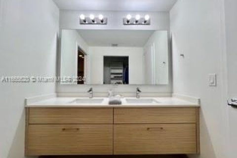 Condominio en venta en Miami, Florida, 3 dormitorios, 133.04 m2 № 1379072 - foto 10