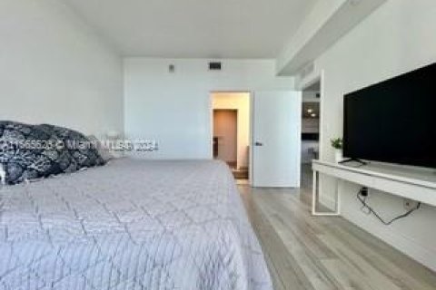 Condominio en venta en Miami, Florida, 3 dormitorios, 133.04 m2 № 1379072 - foto 11