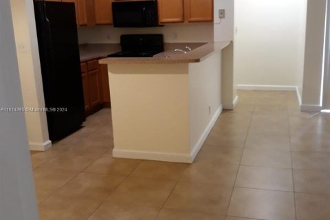 Condominio en venta en Tamarac, Florida, 3 dormitorios, 98.29 m2 № 1236193 - foto 3