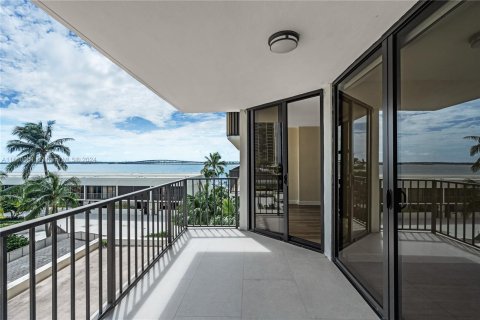 Copropriété à louer à Miami, Floride: 1 chambre, 81.1 m2 № 1332764 - photo 1