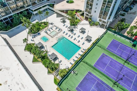 Condominio en alquiler en Miami, Florida, 1 dormitorio, 81.1 m2 № 1332764 - foto 26