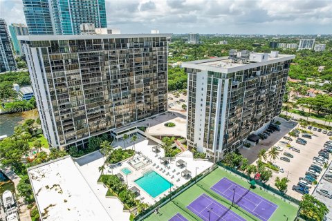 Condominio en alquiler en Miami, Florida, 1 dormitorio, 81.1 m2 № 1332764 - foto 25