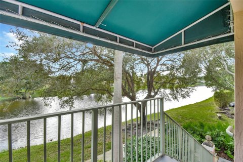 Condo in Miramar, Florida, 3 bedrooms  № 1319005 - photo 26