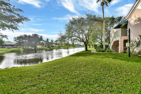 Condo in Miramar, Florida, 3 bedrooms  № 1319005 - photo 12