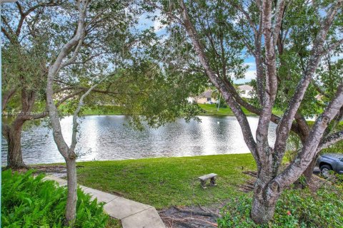 Condo in Miramar, Florida, 3 bedrooms  № 1319005 - photo 29