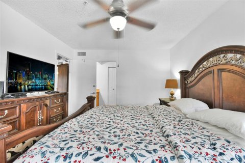 Condo in Miramar, Florida, 3 bedrooms  № 1319005 - photo 3