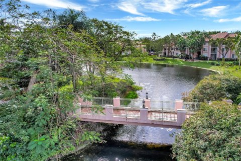 Condo in Miramar, Florida, 3 bedrooms  № 1319005 - photo 17