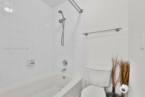 Condo in Miramar, Florida, 3 bedrooms  № 1319005 - photo 7