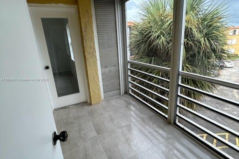 Condominio en venta en Deerfield Beach, Florida, 2 dormitorios, 96.62 m2 № 911496 - foto 1