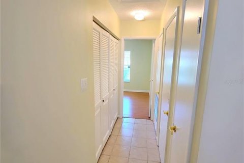 Townhouse in Brandon, Florida 2 bedrooms, 92.72 sq.m. № 885043 - photo 25