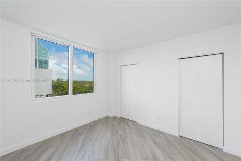 Copropriété à vendre à Miami, Floride: 2 chambres, 98.66 m2 № 308203 - photo 10