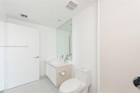 Copropriété à vendre à Miami, Floride: 2 chambres, 98.66 m2 № 308203 - photo 12