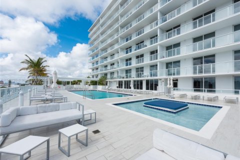 Copropriété à vendre à Miami, Floride: 2 chambres, 98.66 m2 № 308203 - photo 18