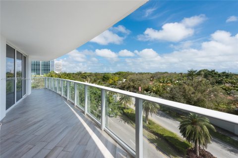 Copropriété à vendre à Miami, Floride: 2 chambres, 98.66 m2 № 308203 - photo 2