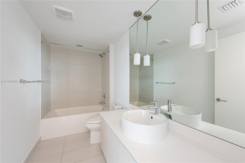 Copropriété à vendre à Miami, Floride: 2 chambres, 98.66 m2 № 308203 - photo 8