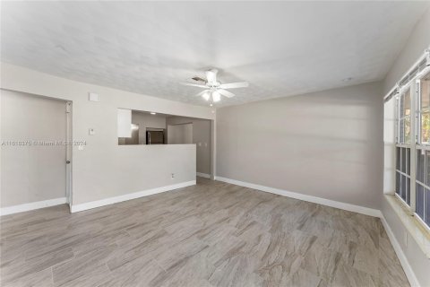 Villa ou maison à vendre à Pompano Beach, Floride: 3 chambres, 159.7 m2 № 1239628 - photo 6