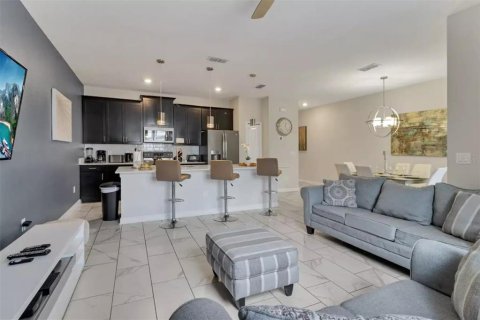 Townhouse in STOREY LAKE in Kissimmee, Florida 4 bedrooms, 177.81 sq.m. № 1288610 - photo 12