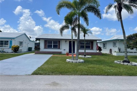 Casa en venta en Tamarac, Florida, 2 dormitorios, 80.27 m2 № 1294201 - foto 1