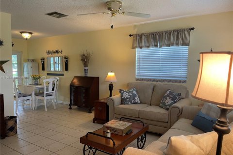 Casa en venta en Tamarac, Florida, 2 dormitorios, 80.27 m2 № 1294201 - foto 5