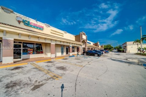 Propiedad comercial en venta en Miami Gardens, Florida № 1294751 - foto 20