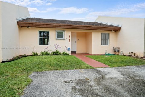 Touwnhouse à vendre à Miami, Floride: 2 chambres, 77.57 m2 № 1329216 - photo 19