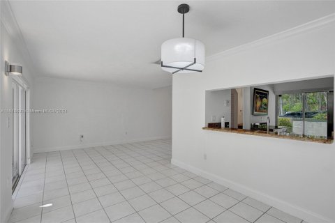 Touwnhouse à louer à Miami, Floride: 2 chambres, 93.92 m2 № 1332713 - photo 5