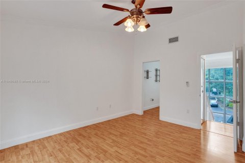 Townhouse in Miami, Florida 2 bedrooms, 93.92 sq.m. № 1332713 - photo 17