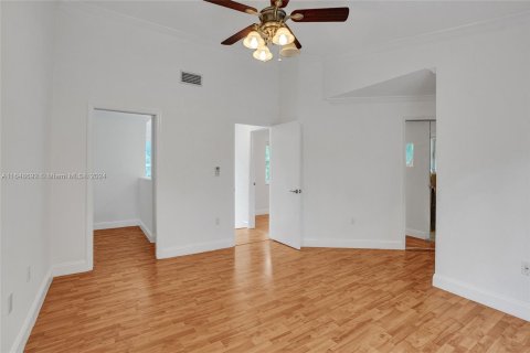 Townhouse in Miami, Florida 2 bedrooms, 93.92 sq.m. № 1332713 - photo 16