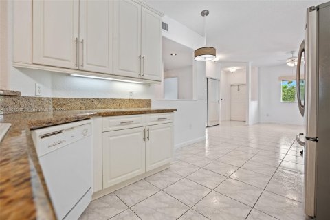 Copropriété à vendre à Tamarac, Floride: 2 chambres, 158.4 m2 № 1347647 - photo 12