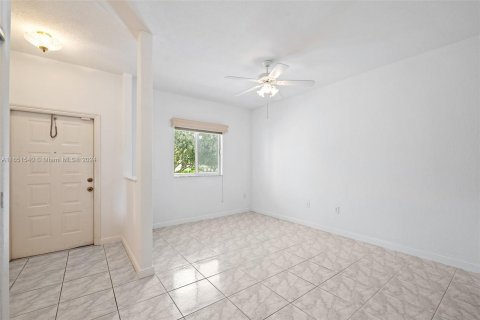 Copropriété à vendre à Tamarac, Floride: 2 chambres, 158.4 m2 № 1347647 - photo 8