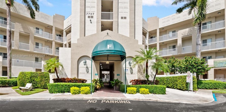 Condominio en Tamarac, Florida, 2 dormitorios  № 1347647