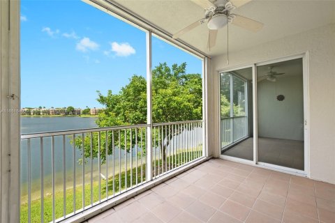 Copropriété à vendre à Tamarac, Floride: 2 chambres, 158.4 m2 № 1347647 - photo 6