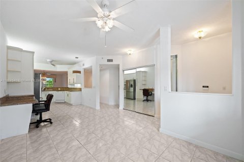 Copropriété à vendre à Tamarac, Floride: 2 chambres, 158.4 m2 № 1347647 - photo 9