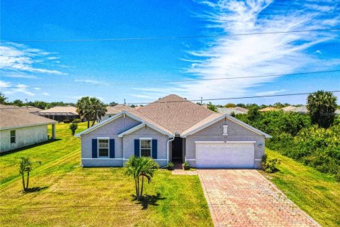 Villa ou maison à vendre à Punta Gorda, Floride: 4 chambres, 194.17 m2 № 1144234 - photo 1