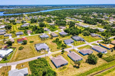 Villa ou maison à vendre à Punta Gorda, Floride: 4 chambres, 194.17 m2 № 1144234 - photo 2