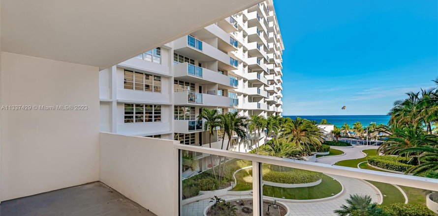 Studio à Condo à Miami Beach, Floride  № 308132