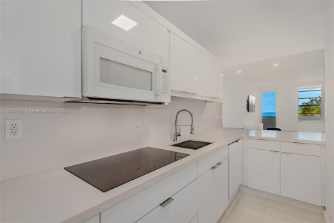 Copropriété à louer à Miami Beach, Floride: 48.77 m2 № 308132 - photo 11