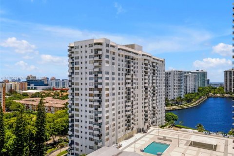 Condo in Aventura, Florida, 2 bedrooms  № 1239854 - photo 17