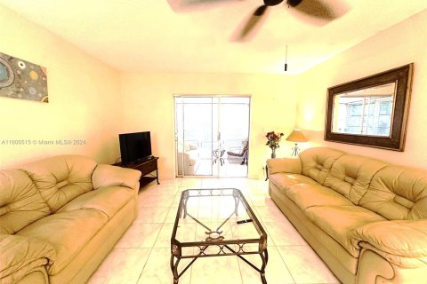 Condo in Margate, Florida, 1 bedroom  № 1239819 - photo 3