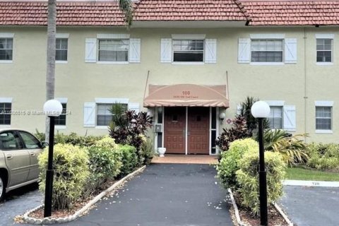 Condominio en venta en Margate, Florida, 1 dormitorio, 63.17 m2 № 1239819 - foto 1