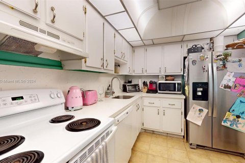 Condo in Aventura, Florida, 2 bedrooms  № 1239785 - photo 17