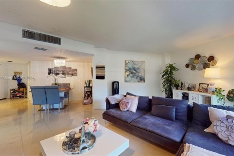 Condominio en venta en Aventura, Florida, 2 dormitorios, 100.61 m2 № 1239785 - foto 9