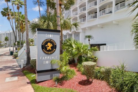 Condo in Miami Beach, Florida, 1 bedroom  № 1178801 - photo 2